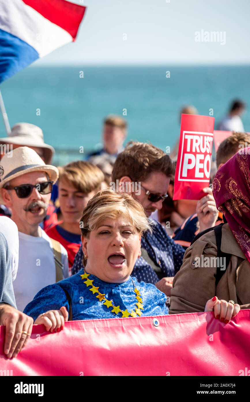 Das Vertrauen, das die Leute März in Brighton am Nachmittag: Emily Thornberry MP, Mitglied für Islington Süden und Finsbury Stockfoto