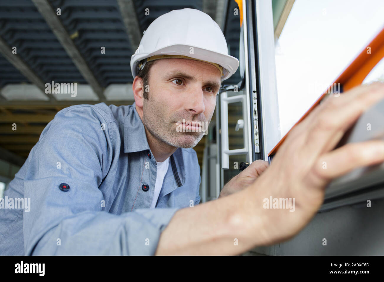 Der Mensch arbeitet mit professionellen Tools Stockfoto