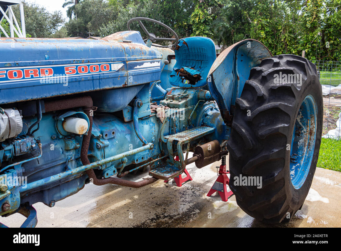 Alter Ford 5000 Traktor, Blau - Davie, Florida, USA Stockfotografie - Alamy