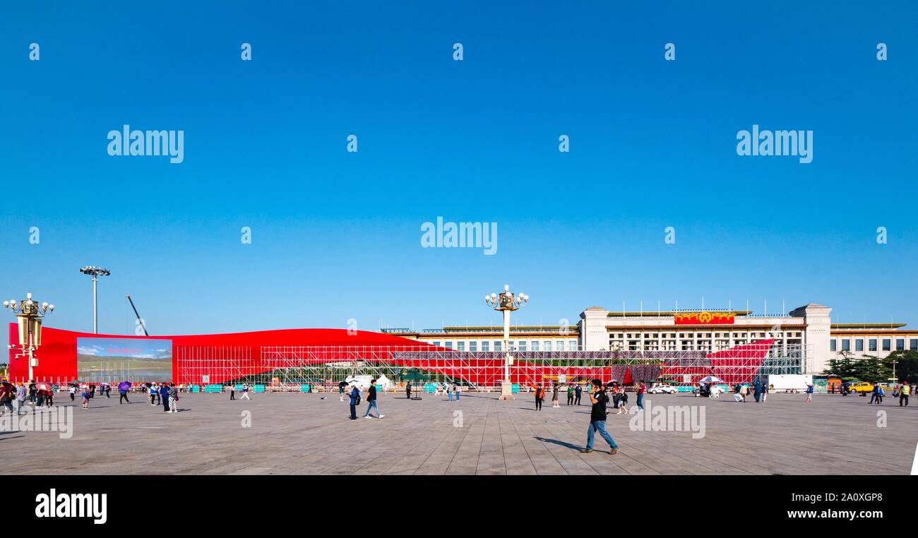 Vorbereitungen anlässlich des 70. Jahrestags der Erklärung der Volksrepublik China 1. Oktober 2019, Platz des Himmlischen Friedens Peking, mit Riesenschirm Stockfoto