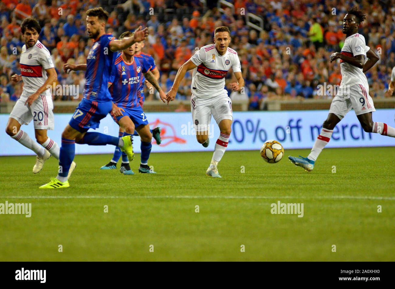 Cincinnati, USA. 21 Sep, 2019. Przemyslaw Frankowski (11) des Chicago Fire jagt den Ball während eines MLS Fussball Spiel, Samstag, September 21, 2019, Cincinnati, OH. Chicago Cincinnati 0-0 gebunden. (Jason Whitman/Image des Sports) Foto per Kreditkarte: Newscom/Alamy leben Nachrichten Stockfoto