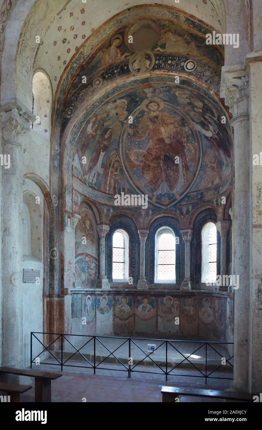 Romanische Wandmalereien aus dem 12. Jahrhundert in der Kapelle der Mönche (Chapelle des Moines de Berzé-la-Ville) in Berzé-la-Ville, Frankreich. Stockfoto