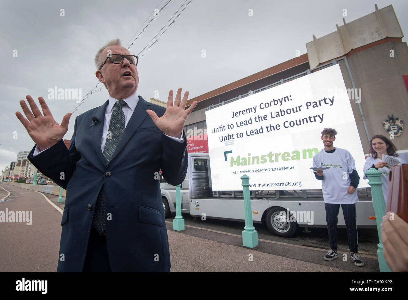 Ehemalige Labour-abgeordnete Ian Austin startet Mainstream, die neue Kampagne gegen Extremismus, außerhalb der Labour Party in Brighton. Stockfoto