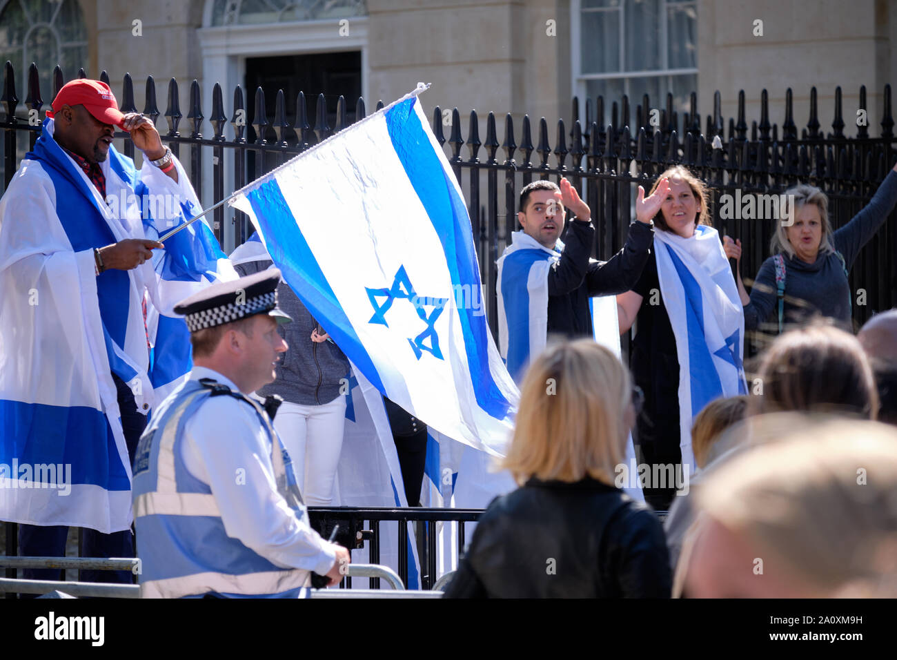 Pro-Israel-Unterstützer auf der 10 Downing Street für den Besuch des israelischen Premierministers Stockfoto