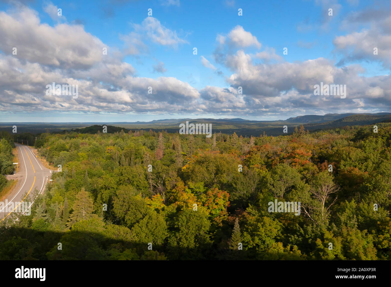 Blick auf dem Trans Canada Highway von der Agawa Canyon Tour Zug, Ontario, Kanada Stockfoto