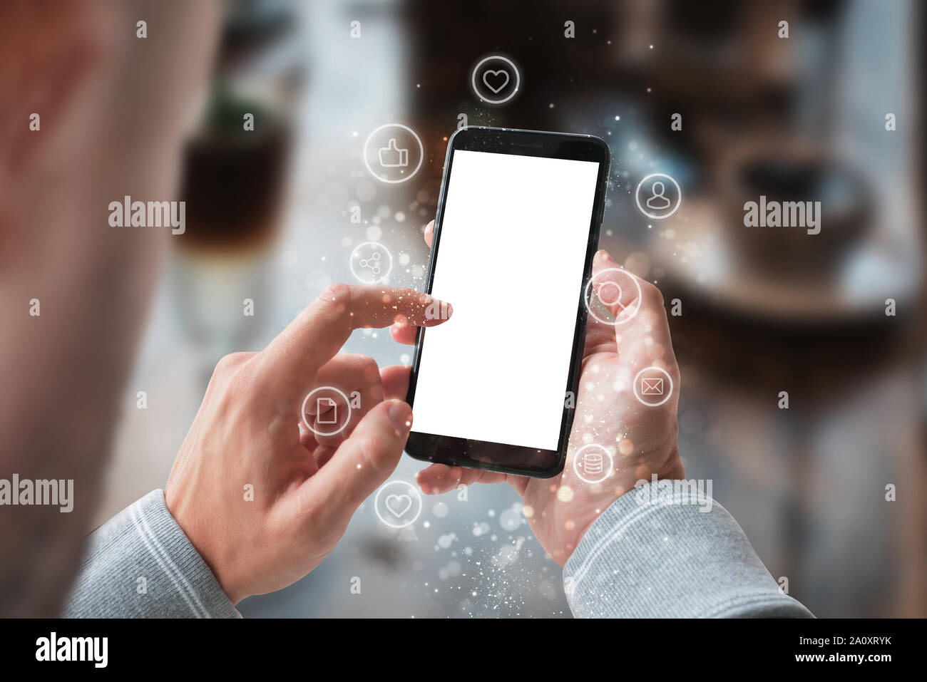 Telefon mockup mit Social Network icons umgeben. Isolierte Bildschirm für App design Promotion. Stockfoto