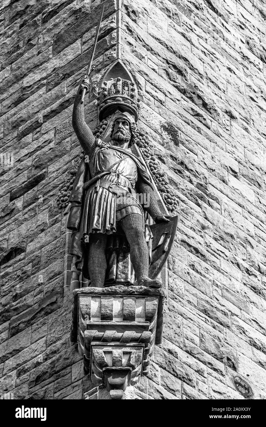 Statue von Sir William Wallace in der Scottish National Wallace Monument an der Stirling, die besiegt König Edward I. Armee bei Stirling Bridge im Jahre 1297 Stockfoto