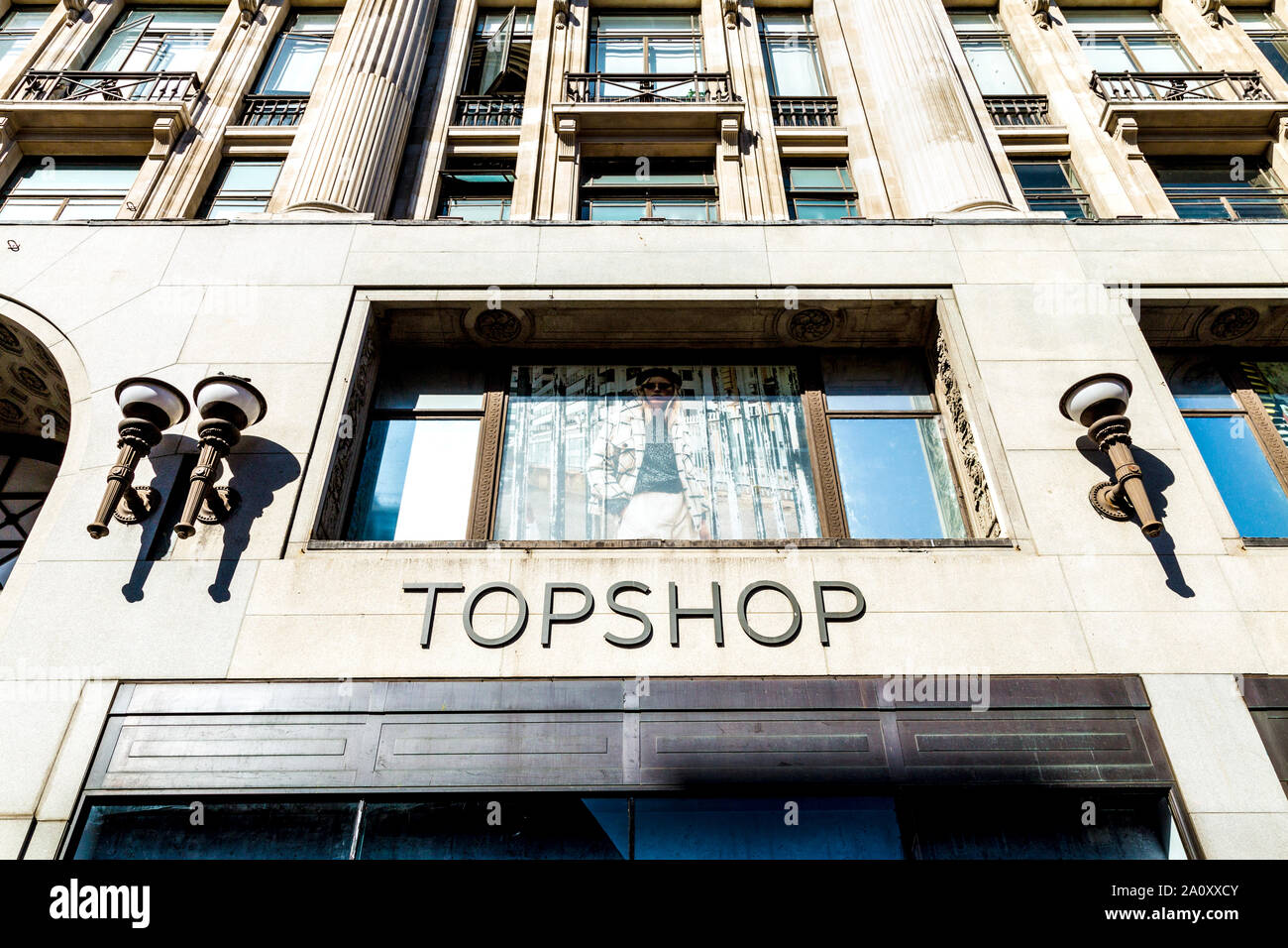 Fassade von Topshop Flagship Store in der Oxford Street, London, UK Stockfoto