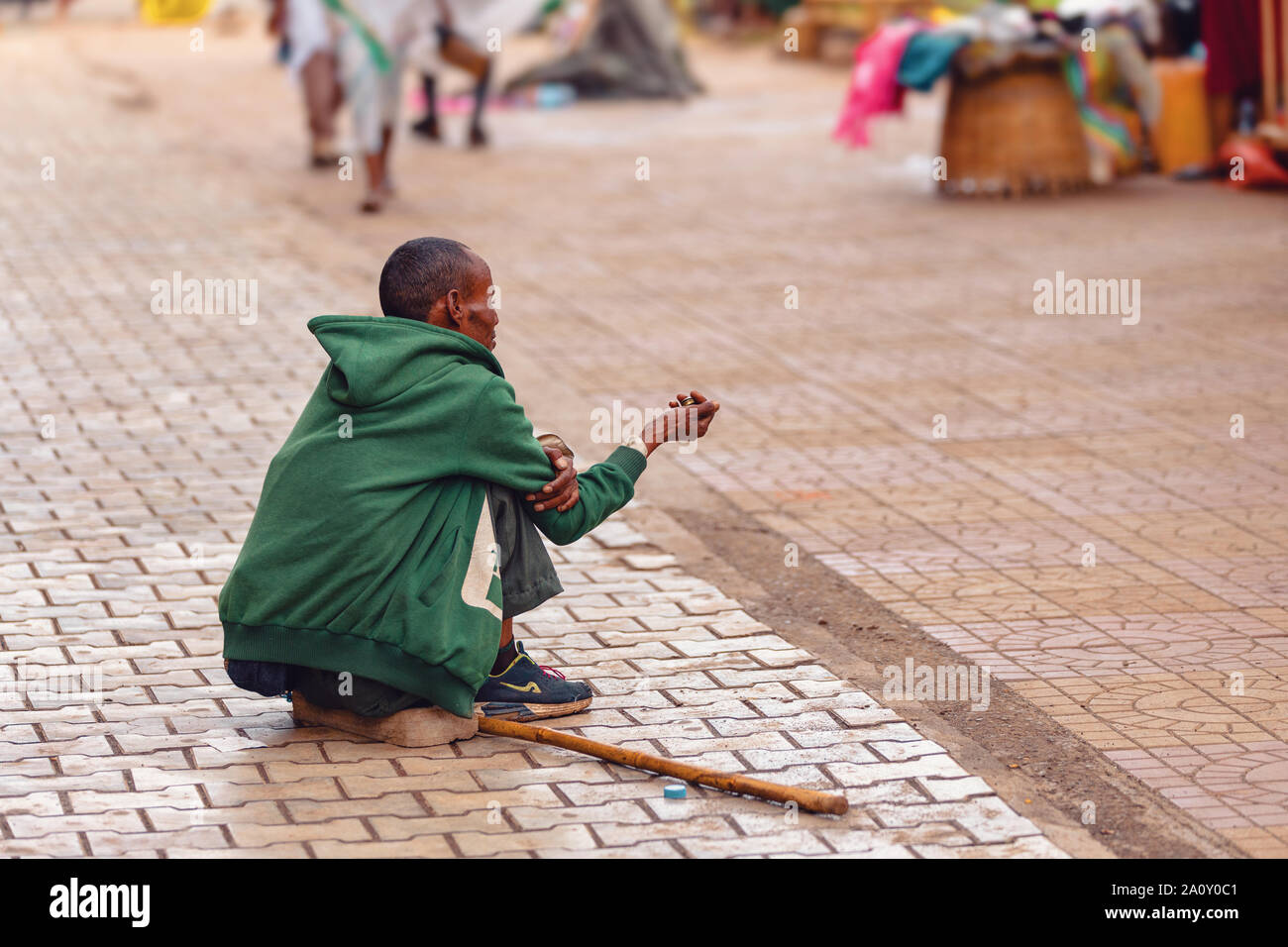 BAHIR DAR, Äthiopien, APRIL 21 th. 2019, Bettler auf der Straße, auf Ostern. April 21 th. 2019, Bahir Dar, Äthiopien Stockfoto