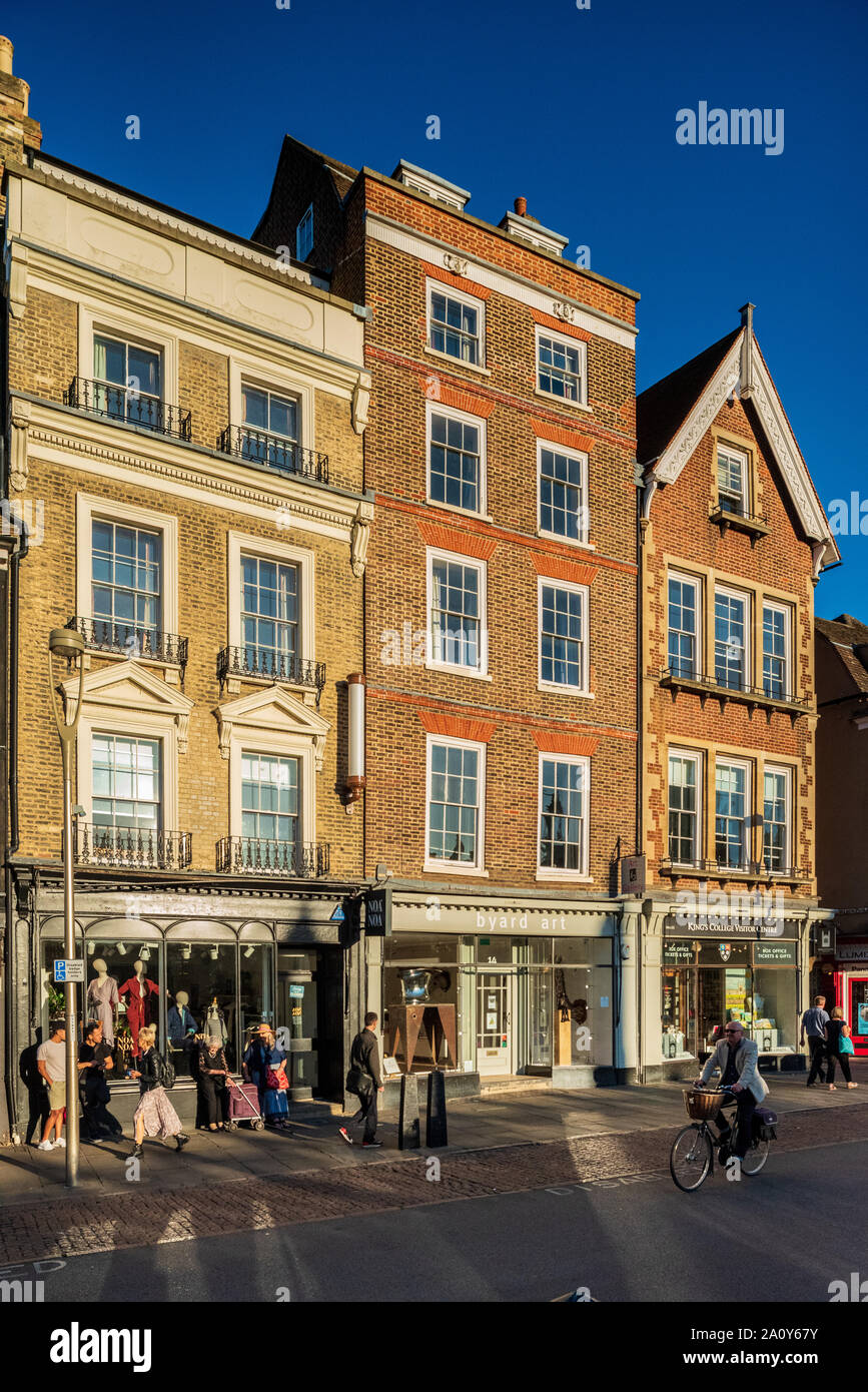 Cambridge Traditional Shops on Kings Parade im historischen Zentrum von Cambridge UK, unabhängige Einzelhändler gegenüber dem Kings College Stockfoto