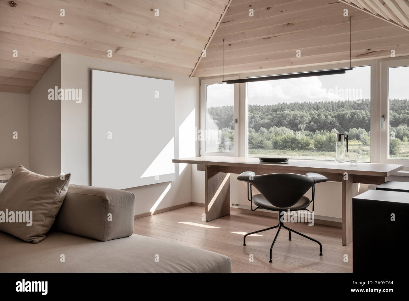 Schrage Holzdecke Stockfotos Und Bilder Kaufen Alamy