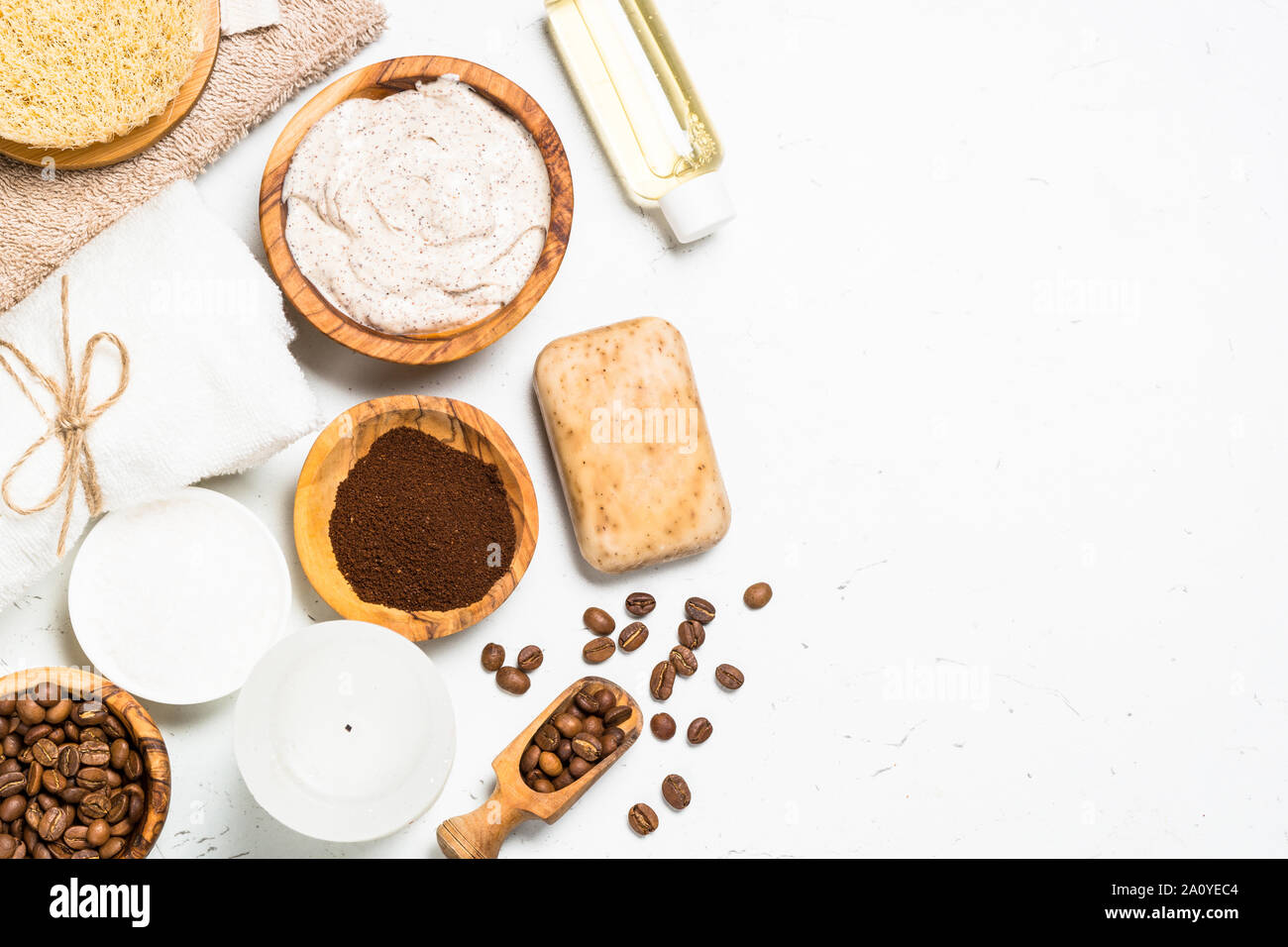 Kaffee Peeling aus Meersalz, kosmetische Öl- und Kaffee. Stockfoto