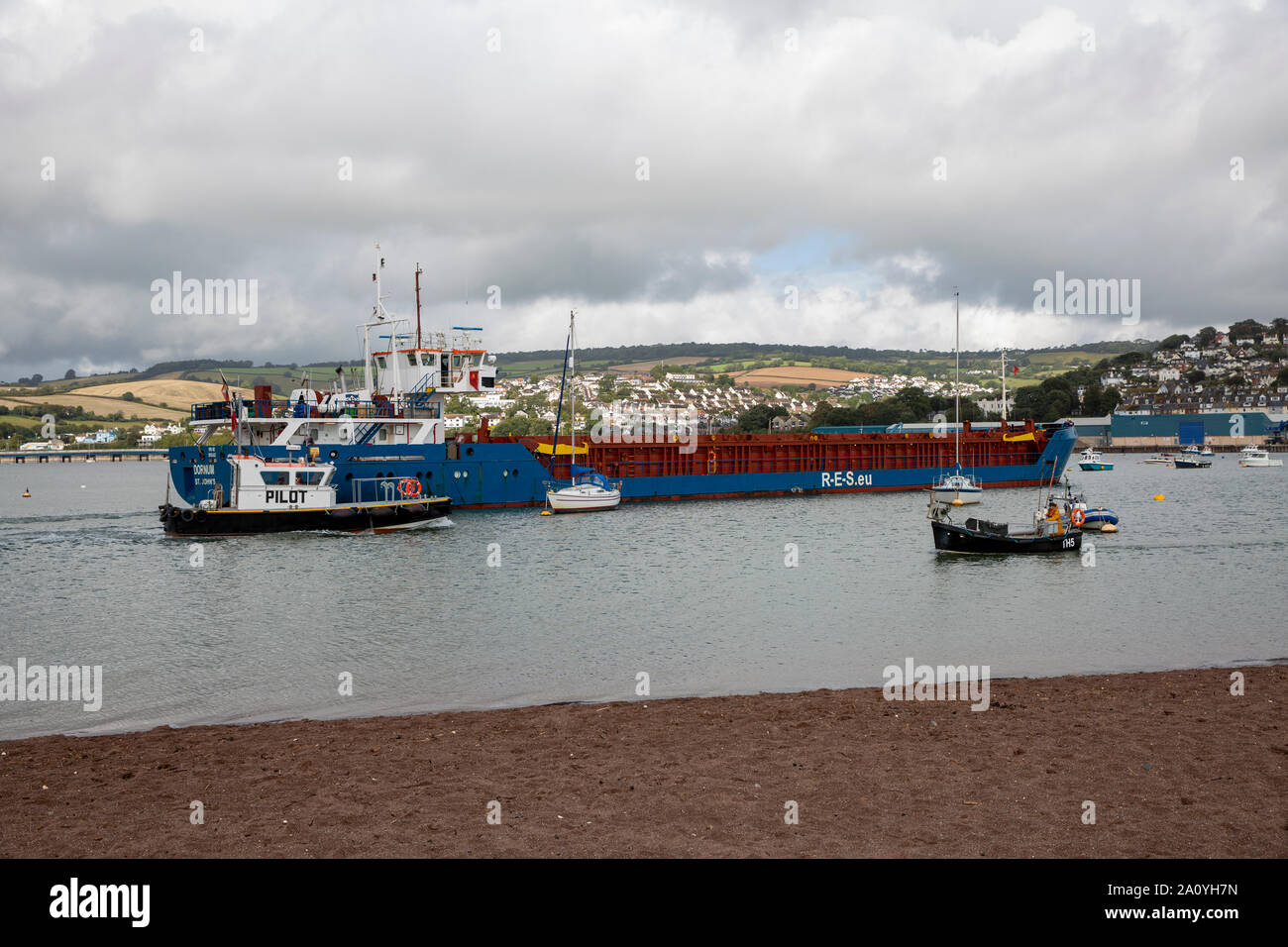 Frachtschiff in Teignmouth Hafen in Devon. Stockfoto