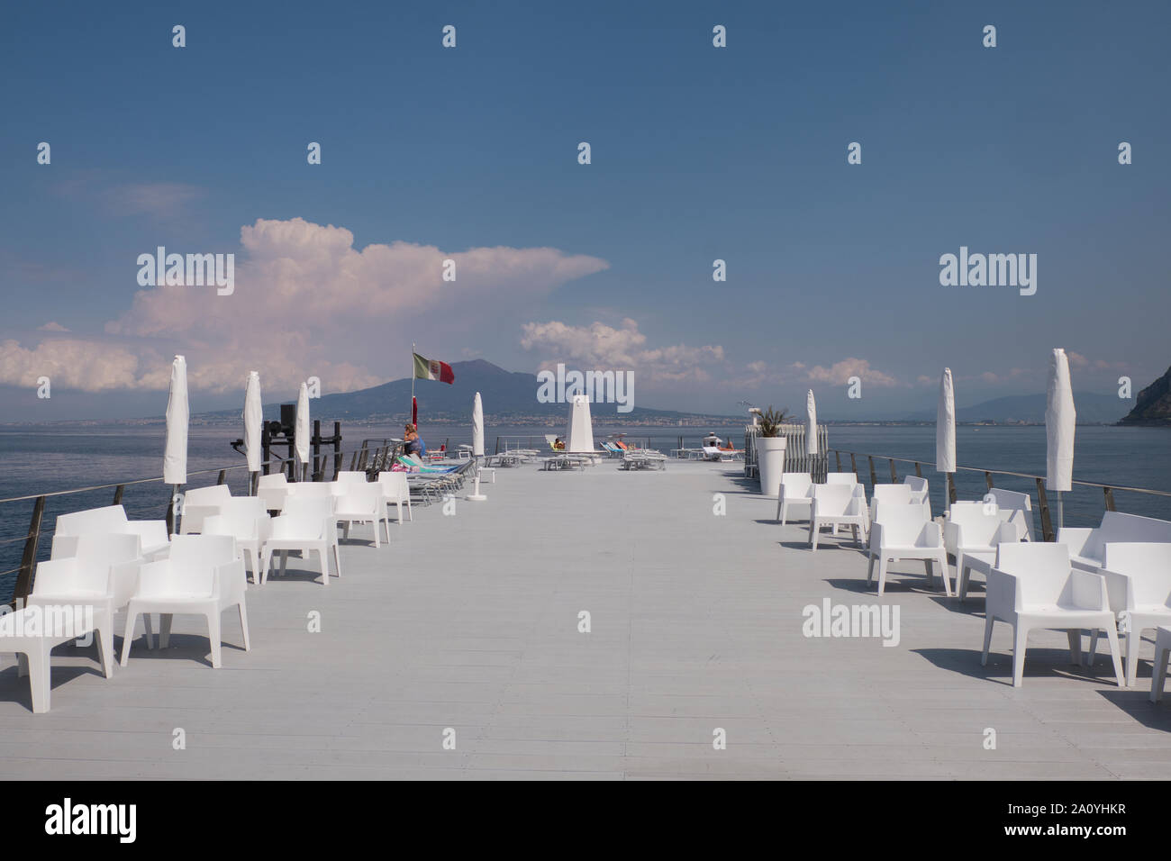 Private Beach Club in Seiano in Italien Stockfoto