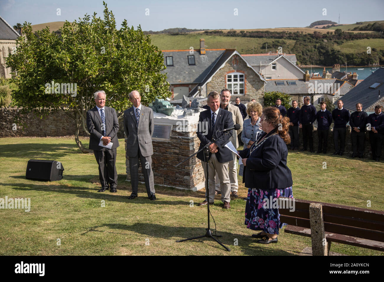 Nachrichten, SKH Herzog von Kent Enthüllung der RNLI 150 Jahr Festschrift Statue in Salcombe 21. September 2019, Salcombe, Devon Salcombe Nachrichten Stockfoto
