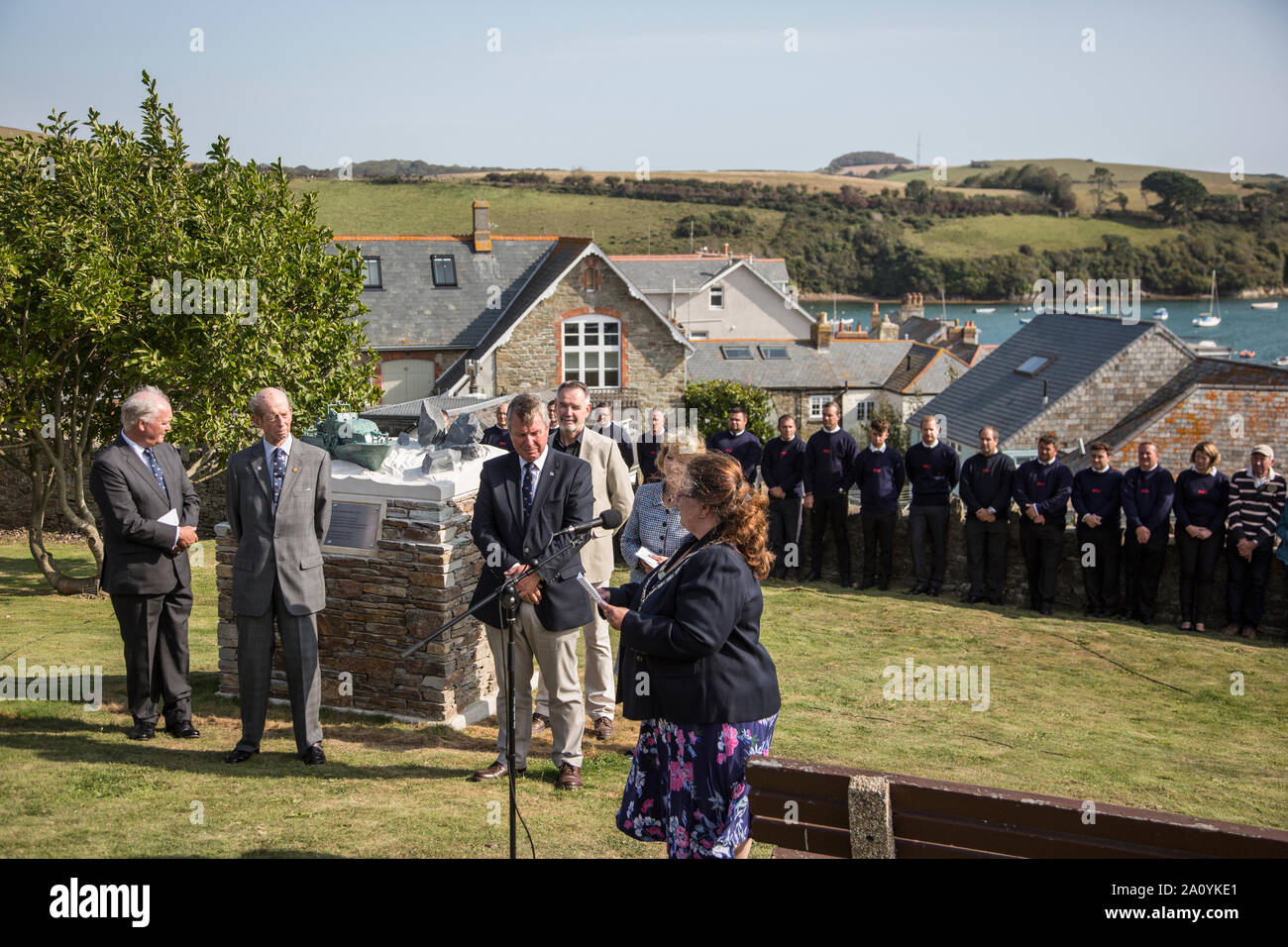 Nachrichten, SKH Herzog von Kent Enthüllung der RNLI 150 Jahr Festschrift Statue in Salcombe 21. September 2019, Salcombe, Devon Salcombe Nachrichten Stockfoto