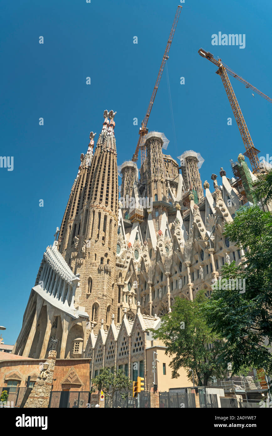 PASSIONSFASSADE SAGRADA FAMILIA BASILIKA (©ANTONI GAUDI 1883) BARCELONA KATALONIEN SPANIEN Stockfoto