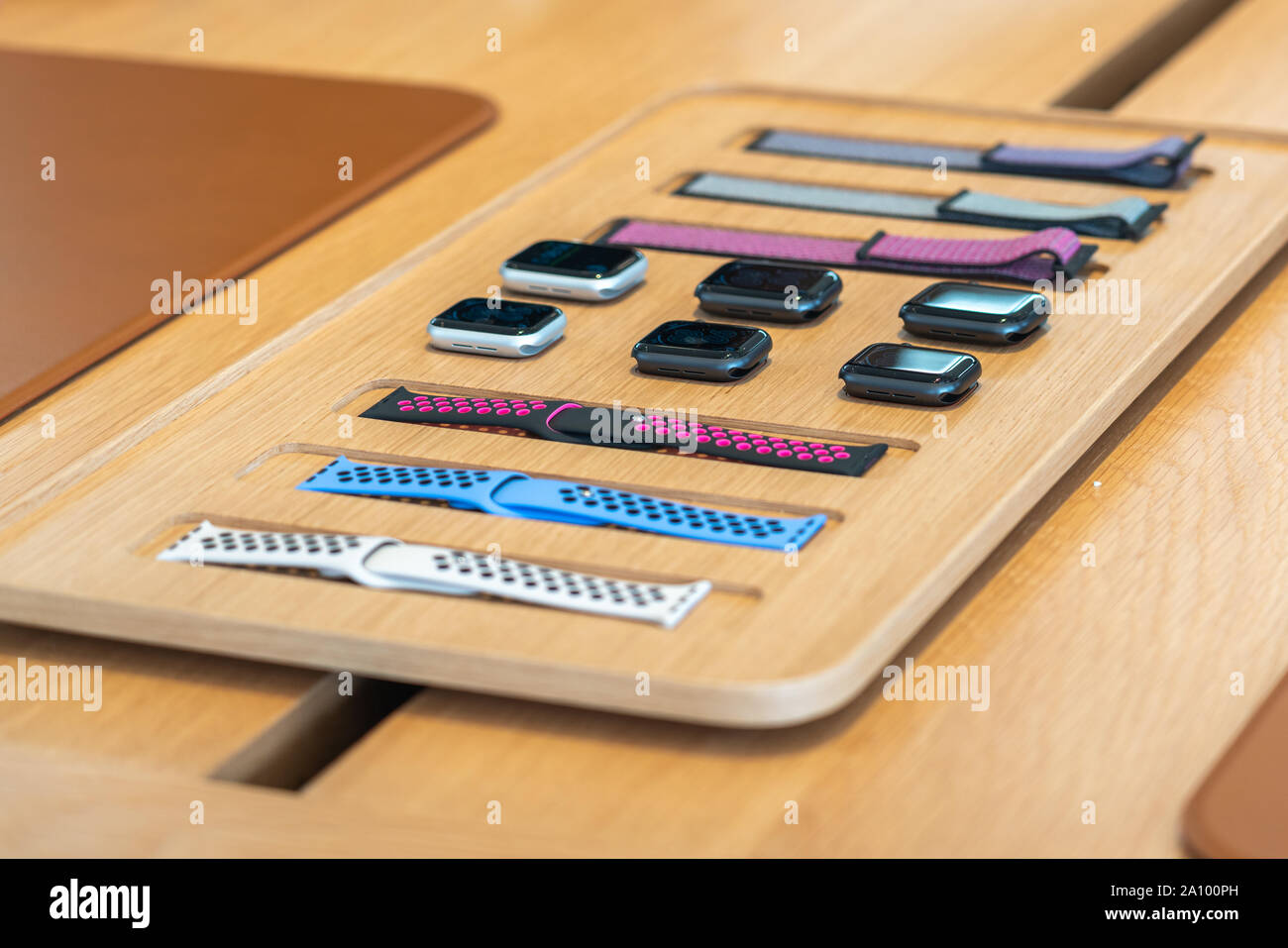 Aventura, Florida, USA - 20. September 2019: Apple Watch Serie 5 Abschnitt im Apple Store in der Aventura Mall. Stockfoto