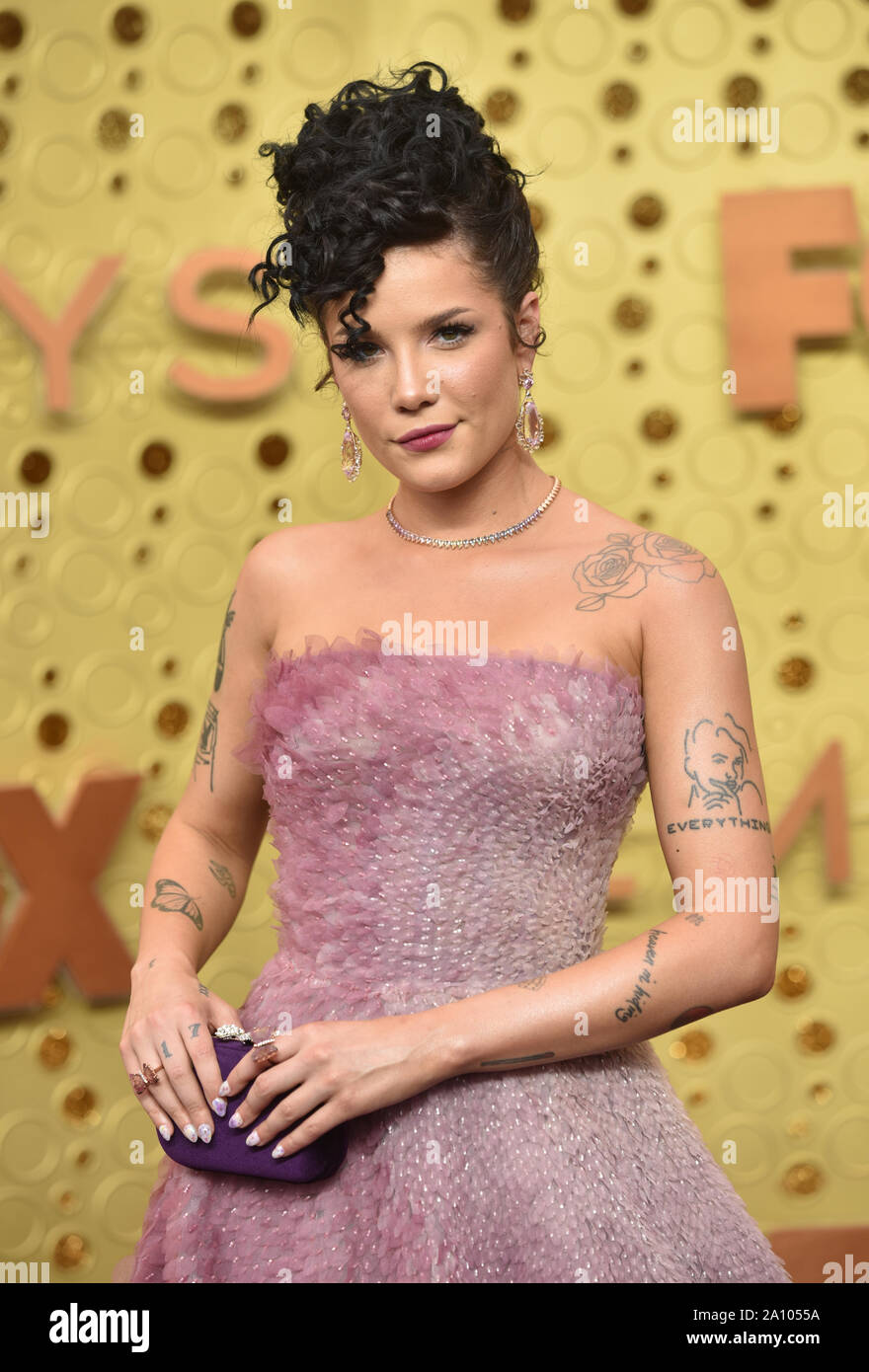 Halsey kommt für die 71. jährlichen Primetime Emmy Awards, die in den Microsoft Theater in der Innenstadt von Los Angeles am Sonntag, 22. September 2019. Foto von Christine Kauen/UPI Stockfoto