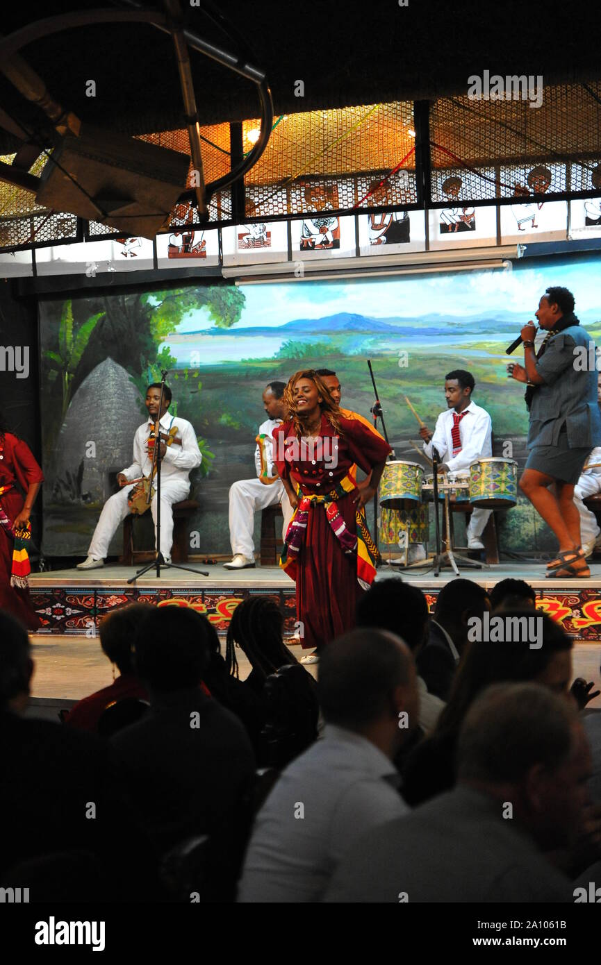 Konzert in einem typischen Restaurant von Addis Abeba Stockfoto