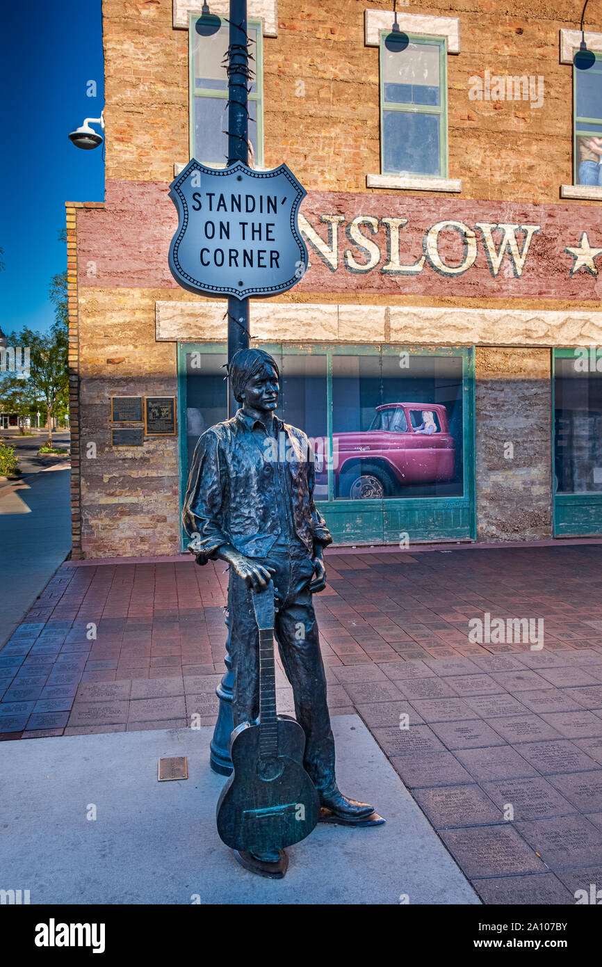 Adler Singer Jackson Browne Statue, Standin" an der Ecke Park Winslow, AZ, Route 66 Stockfoto
