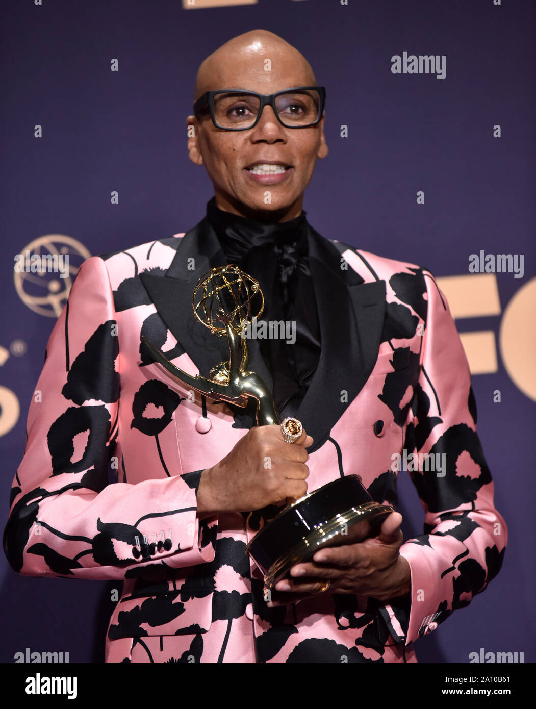 RuPaul, Gewinner des Award für herausragende Wettbewerb Programm für "RuPaul's Drag Race" erscheint hinter der Bühne während der 71st jährlichen Primetime Emmy Awards, die in den Microsoft Theater in der Innenstadt von Los Angeles am Sonntag, 22. September 2019. Foto von Christine Kauen/UPI Stockfoto