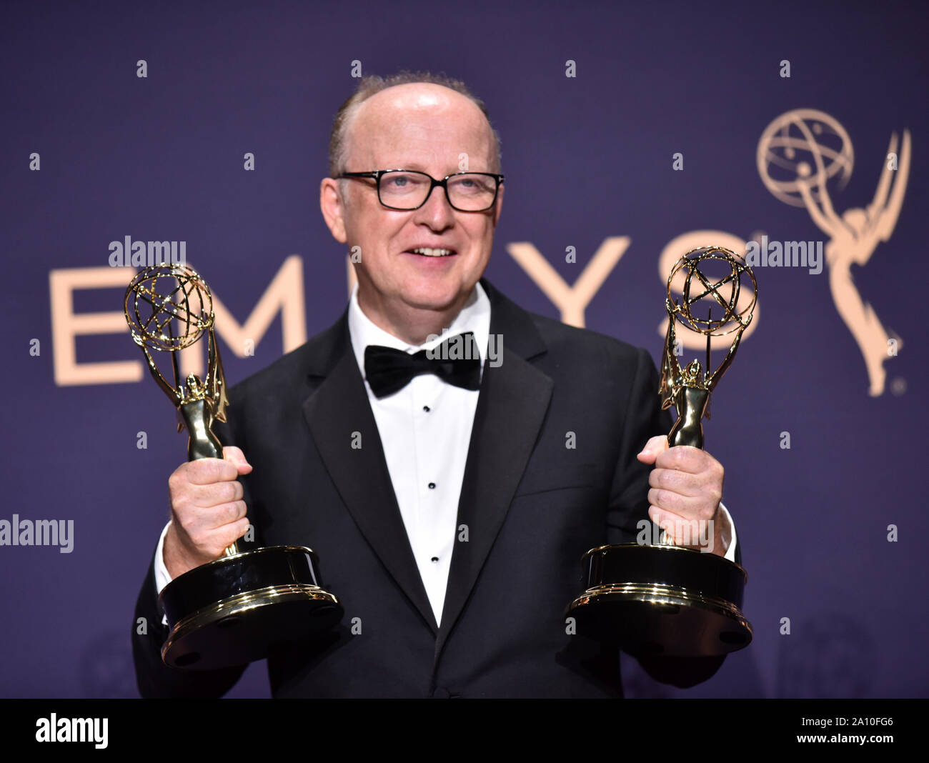 Harry Bradbeer, Gewinner des Award für herausragende Regie in einer Comedy Serie für "einem schnäppchenpreis "backstage bei der 71st jährlichen Primetime Emmy Awards wird am Microsoft Theater in der Innenstadt von Los Angeles am Sonntag, 22. September 2019. Foto von Christine Kauen/UPI Stockfoto