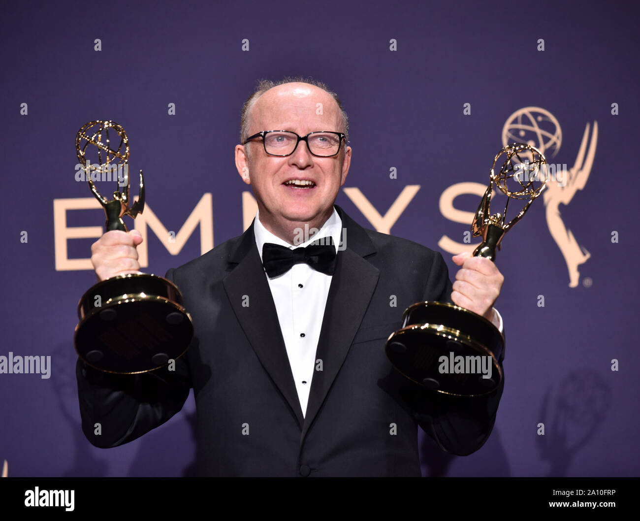 Harry Bradbeer, Gewinner des Award für herausragende Regie in einer Comedy Serie für "einem schnäppchenpreis "backstage bei der 71st jährlichen Primetime Emmy Awards wird am Microsoft Theater in der Innenstadt von Los Angeles am Sonntag, 22. September 2019. Foto von Christine Kauen/UPI Stockfoto