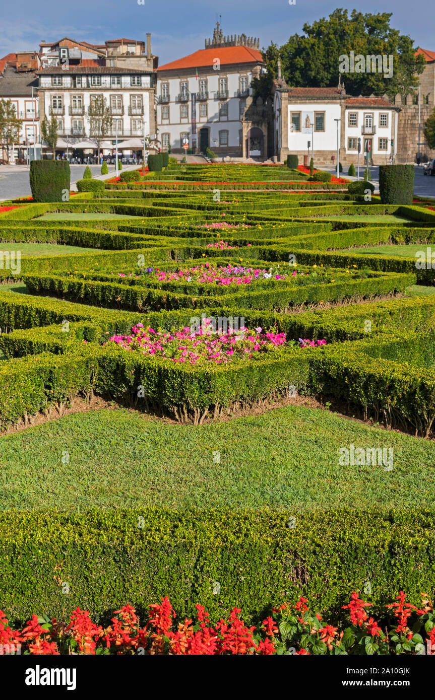 Garten von Largo Republica do Brasil Guimarães Portugal Stockfoto