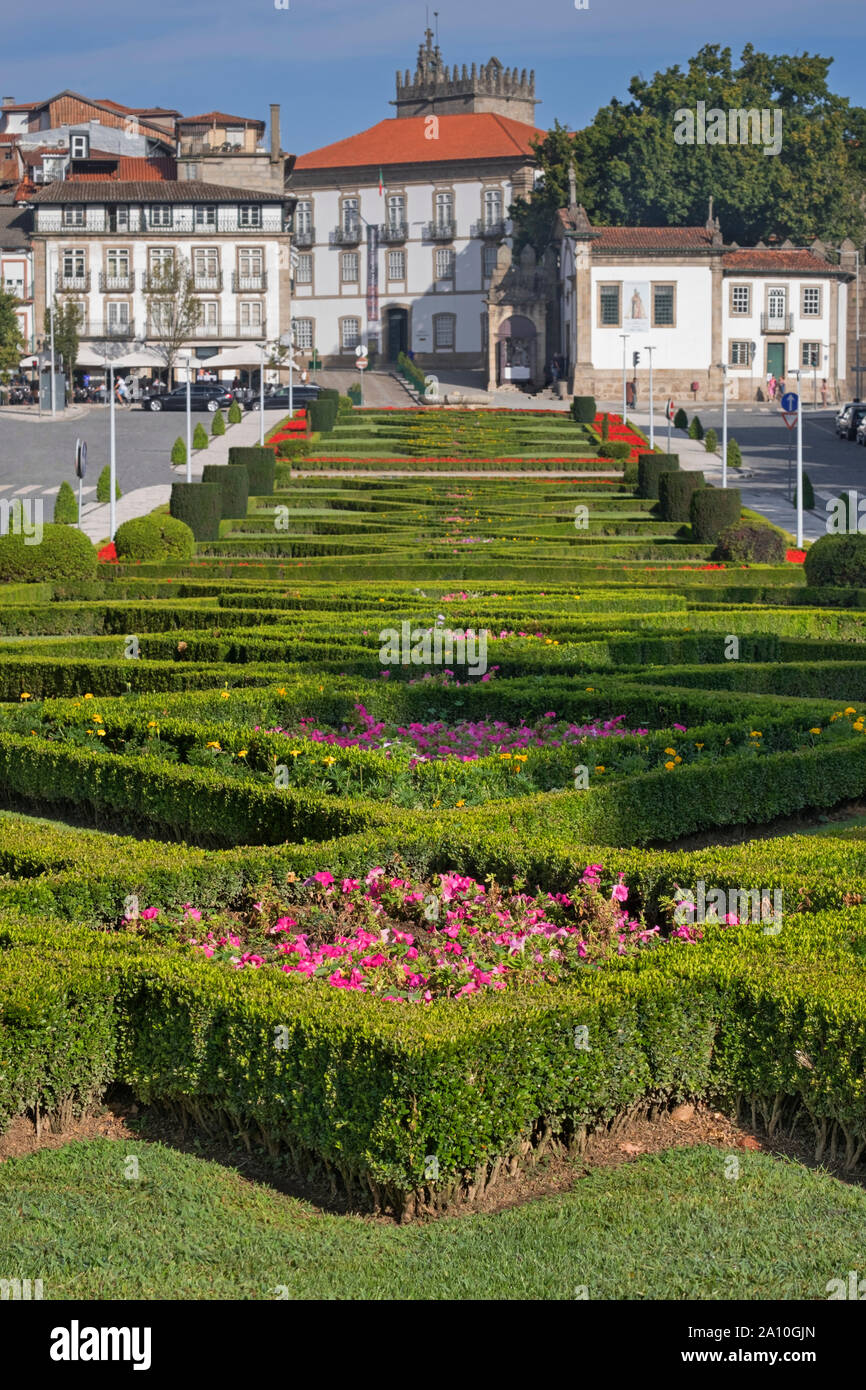 Garten von Largo Republica do Brasil Guimarães Portugal Stockfoto