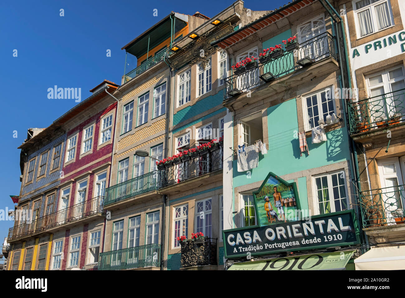Traditionelle Häuser und Casa Orientalische shop Porto Portugal Stockfoto