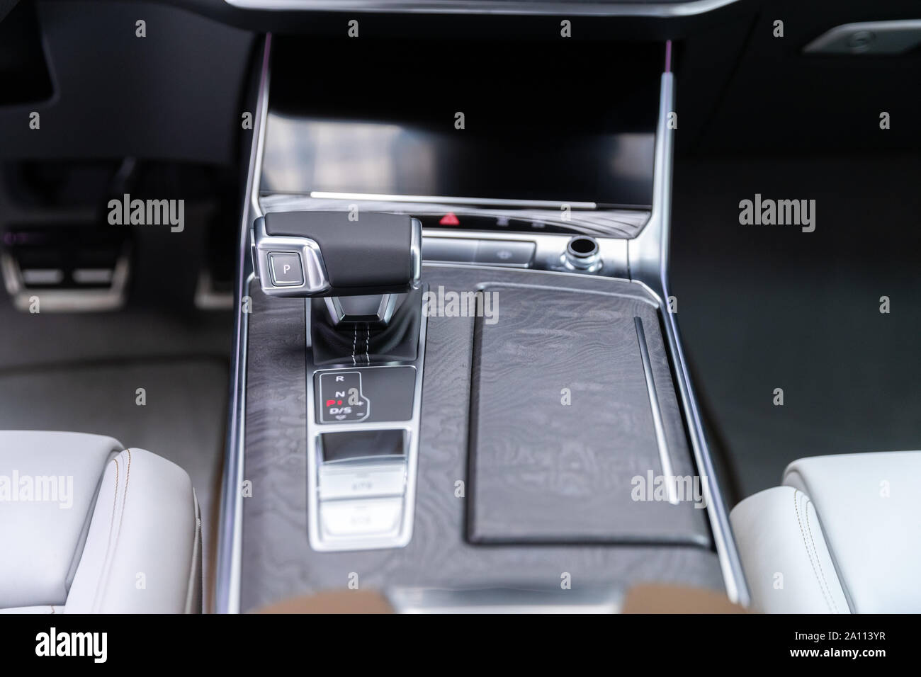Luxury Car, Automatikgetriebe. Business Class auto Stockfoto