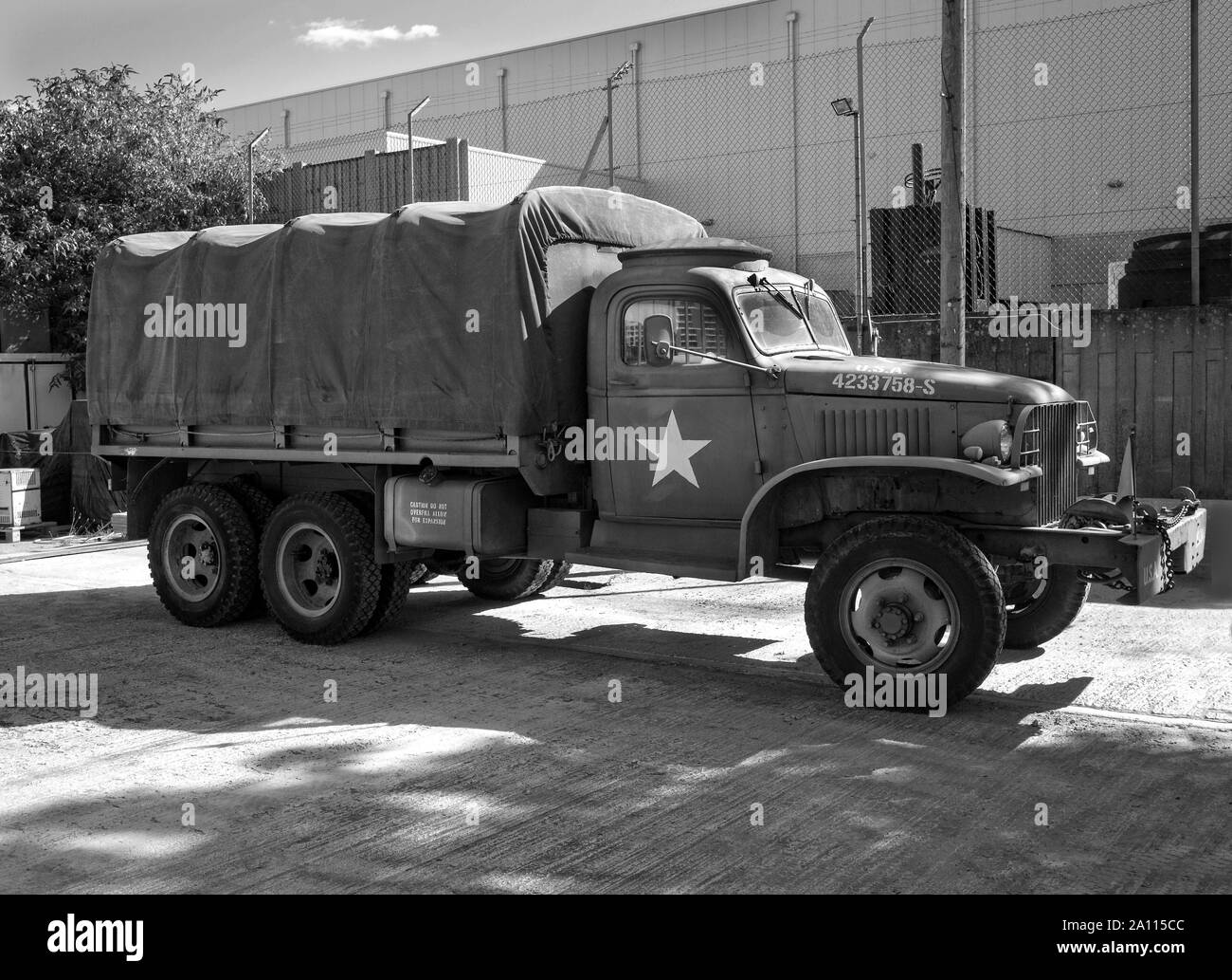 GMC/Chevrolet Deuce und eine Hälfte WWII American Military Truck Stockfoto