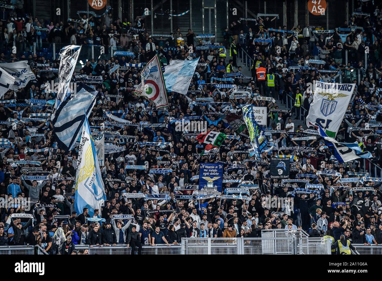 Rom, Italien. 22 Sep, 2019. Lazio Anhänger während der Serie ein Match zwischen Latium und Parma Calcio 1913 im Stadio Olimpico, Rom, Italien Am 22. September 2019. Credit: Giuseppe Maffia/Alamy leben Nachrichten Stockfoto