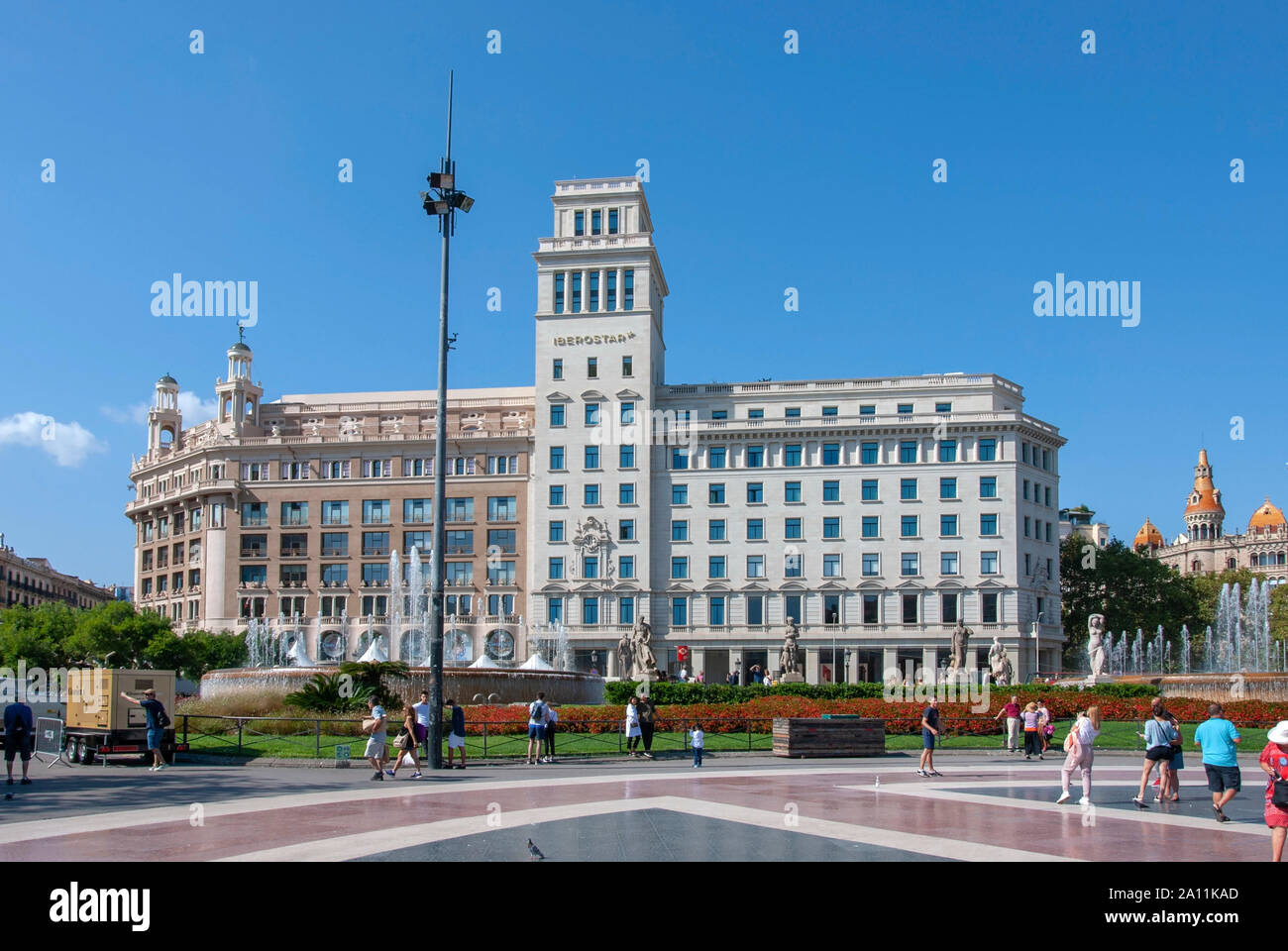 Die 2018 Iberostar Auswahl Paseo de Gracia Vier Sterne Hotel & Casa Pich i Pon Gebäude Placa de Catalunya Barcelona Katalonien Spanien Außenansicht rec Stockfoto