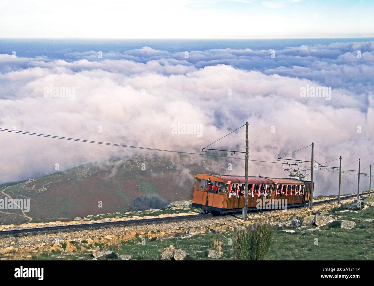 Frankreich. Pyrenees-Atlantiques. Le Petit Train de la Rhune bringt Sie an die Spitze der Rhune Berg 900 m. Die baskische Region in Frankreich. Stockfoto