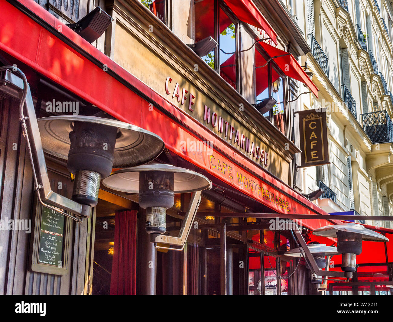Fassade des Café Montparnasse, Paris, Frankreich. Stockfoto