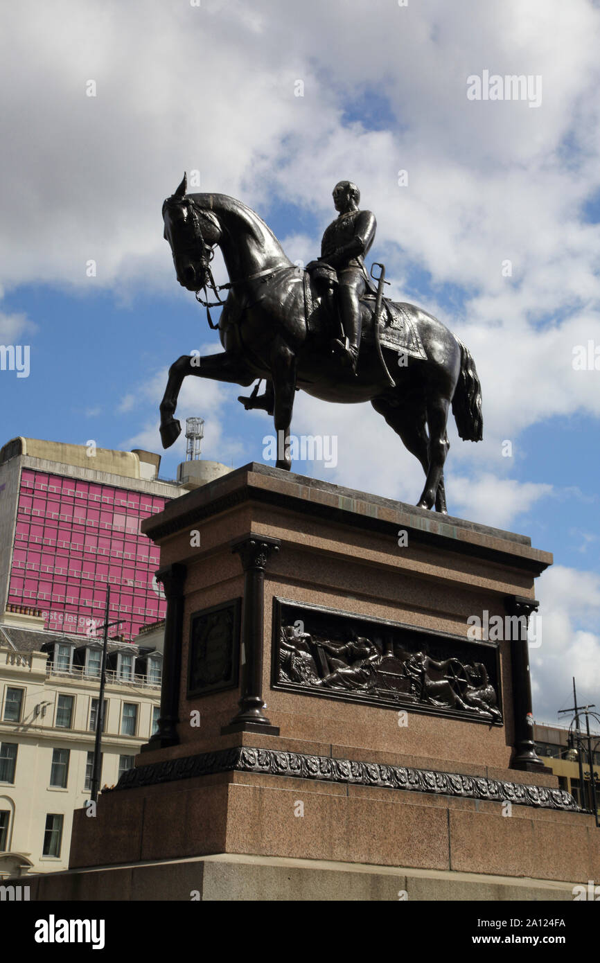 Glasgow Schottland George Square Equestrian Statue von Prinz Albert Gemahl von Königin Victoria seine Auswirkungen der Nationen Fortschritte zu gedenken. Stockfoto
