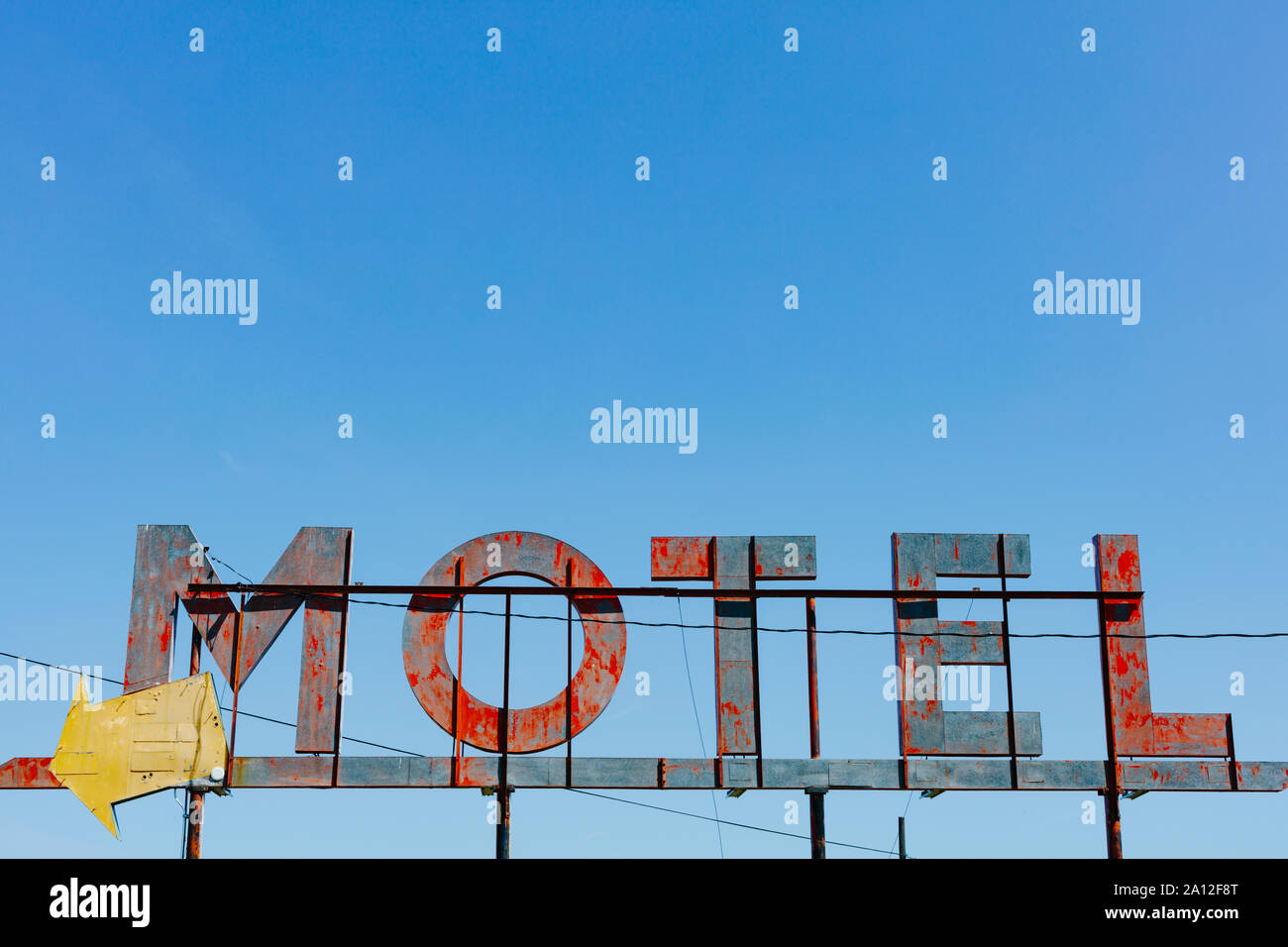 Vintage Motel mit blauer Himmel über, Whitman County, Palouse, Washington, USA. Stockfoto