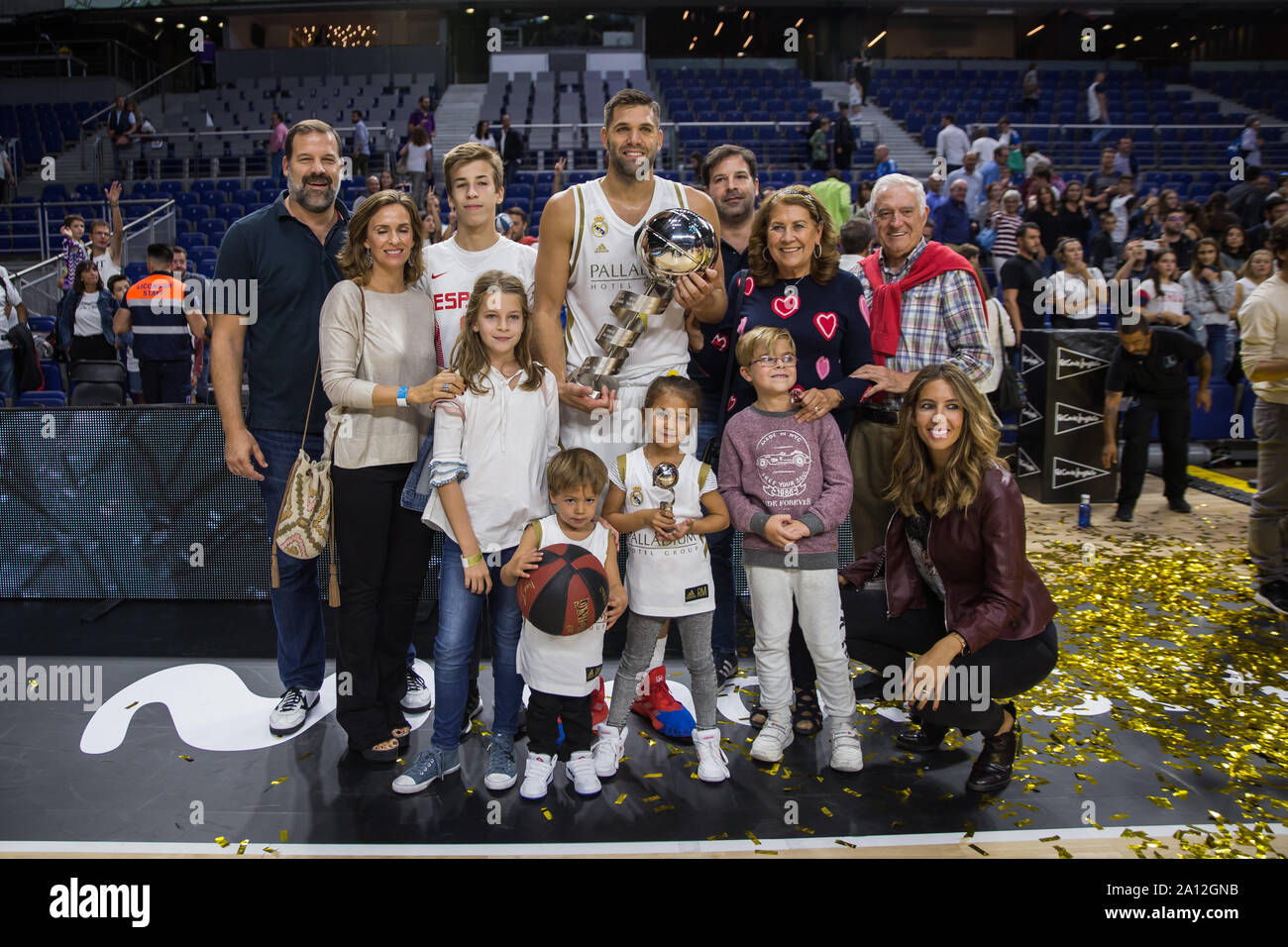 Felipe Reyes während Real Madrid Sieg über FC Barcelona (89-79) im Supercopa Endesa abschließenden Spiel feierten an Wizink Zentrum in Madrid (Spanien), 22. September 2019. (Foto von Juan Carlos García Mate/Pacific Press) Stockfoto