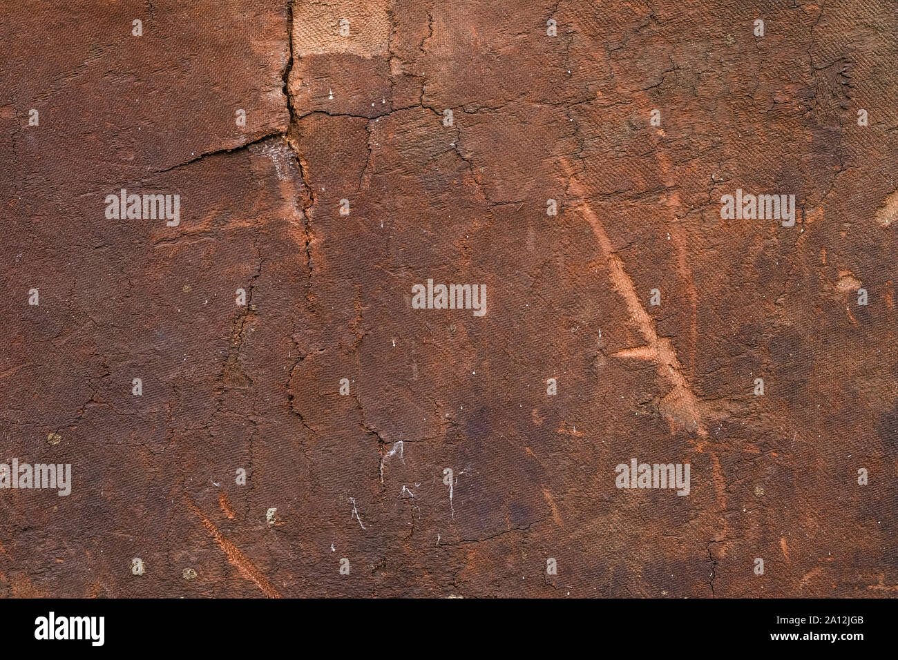 Dunkel Braun Pappe, Sperrholz Hintergrund. Dirty mdf, braun Hartfaserplatte, komprimierte geknackt Spanplatten. Altes Papier, grunge Textur. Stockfoto