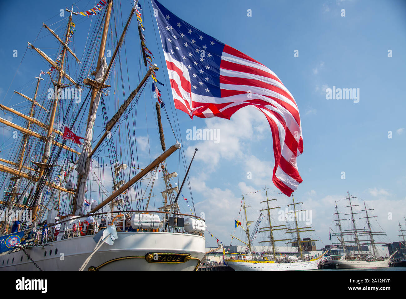 Sail 2019 Scheveningen mit hohen Schiffe im Hafen Stockfoto