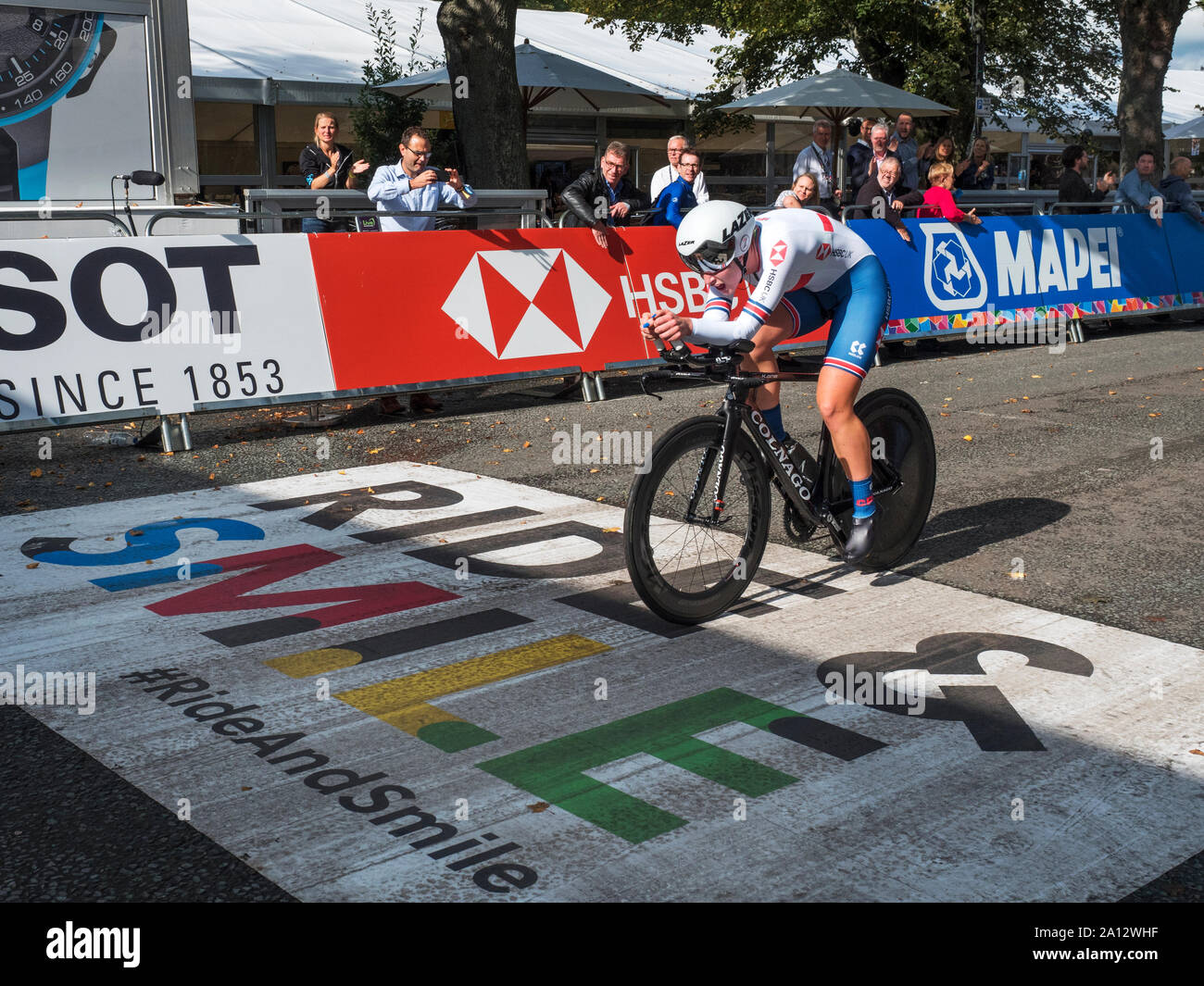 Elynor Backstedt von Großbritannien die Bronzemedaille in der Frauen Junior Einzelzeitfahren am Yorkshire 2019 UCI Road World Championships in Harrogate, North Yorkshire England Stockfoto