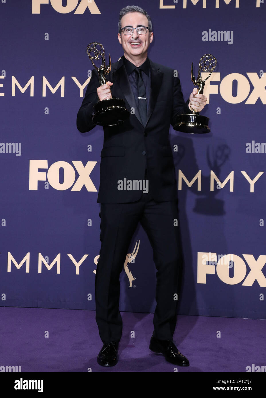 Los Angeles, USA. 22 Sep, 2019. LOS ANGELES, Kalifornien, USA - 22. SEPTEMBER: John Oliver stellt in der Presse Zimmer auf der 71. jährlichen Primetime Emmy Awards bei Microsoft Theatre L.A. statt Live am 22. September 2019 in Los Angeles, Kalifornien, USA. (Foto von Xavier Collin/Image Press Agency) Quelle: Bild Presse Agentur/Alamy leben Nachrichten Stockfoto