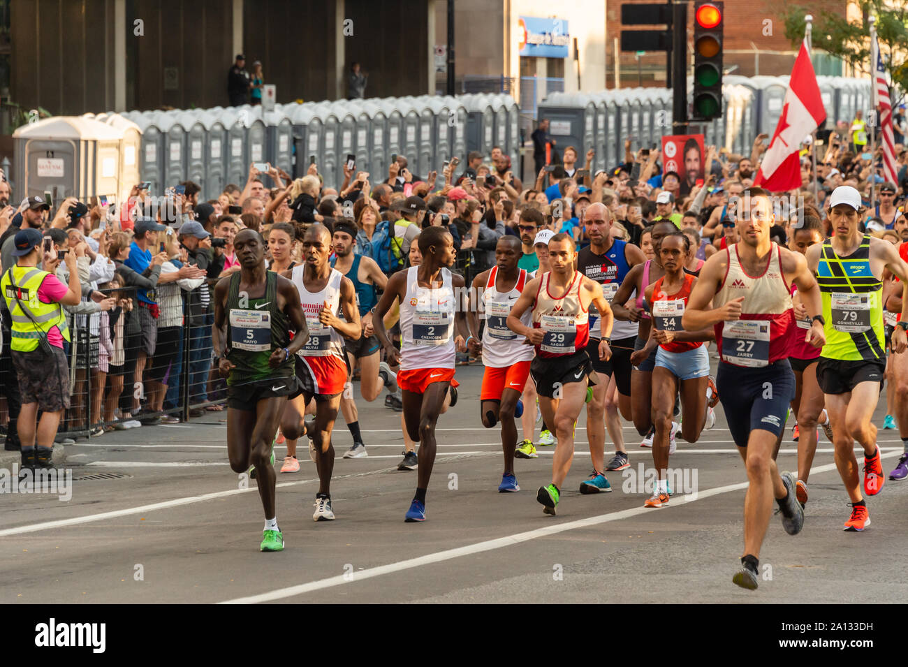 Montreal, Kanada - 22 September 2019: Professionelle Läufer am Start des Marathon Stockfoto