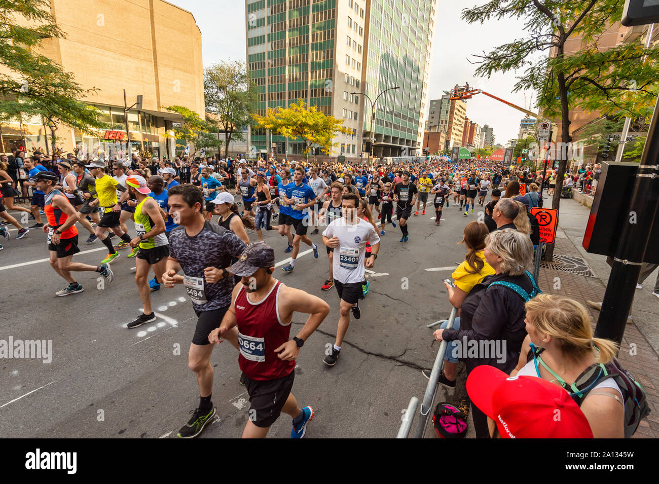Montreal, Kanada - 22 September 2019: Läufer und Teilnehmer an den Start des Marathon Stockfoto