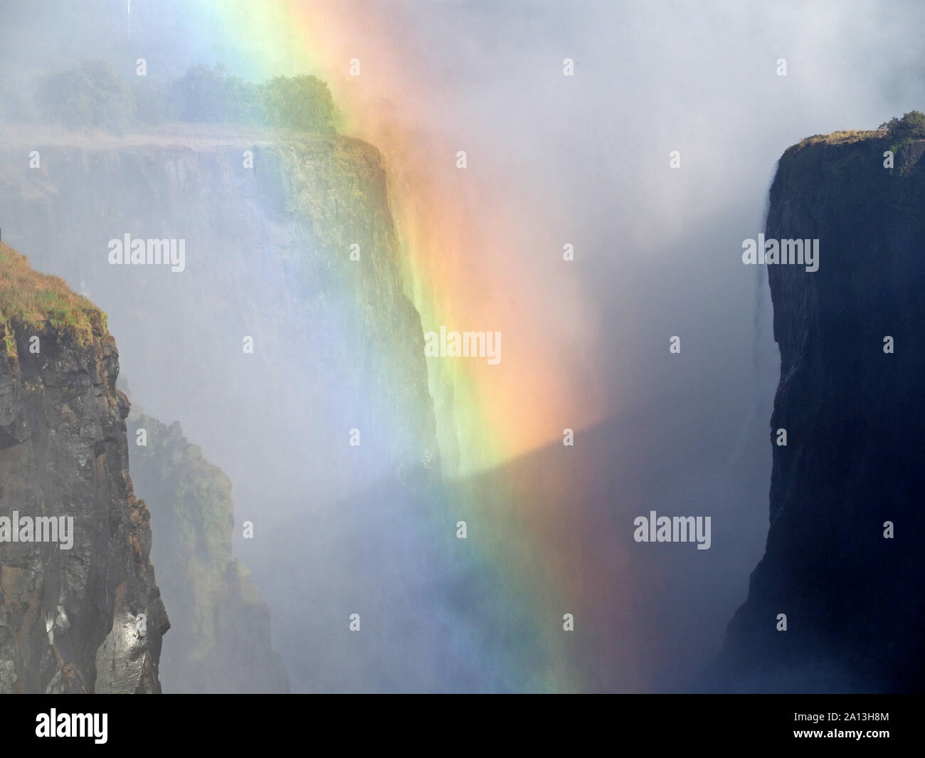 Nebel produziert durch spektakuläre Wasserfälle in Victoria Falls, Livingstone, Sambia, Afrika Stockfoto
