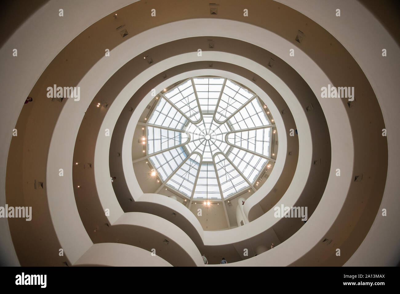 Innenraum des Guggenheim Museum New York, 01. Stockfoto