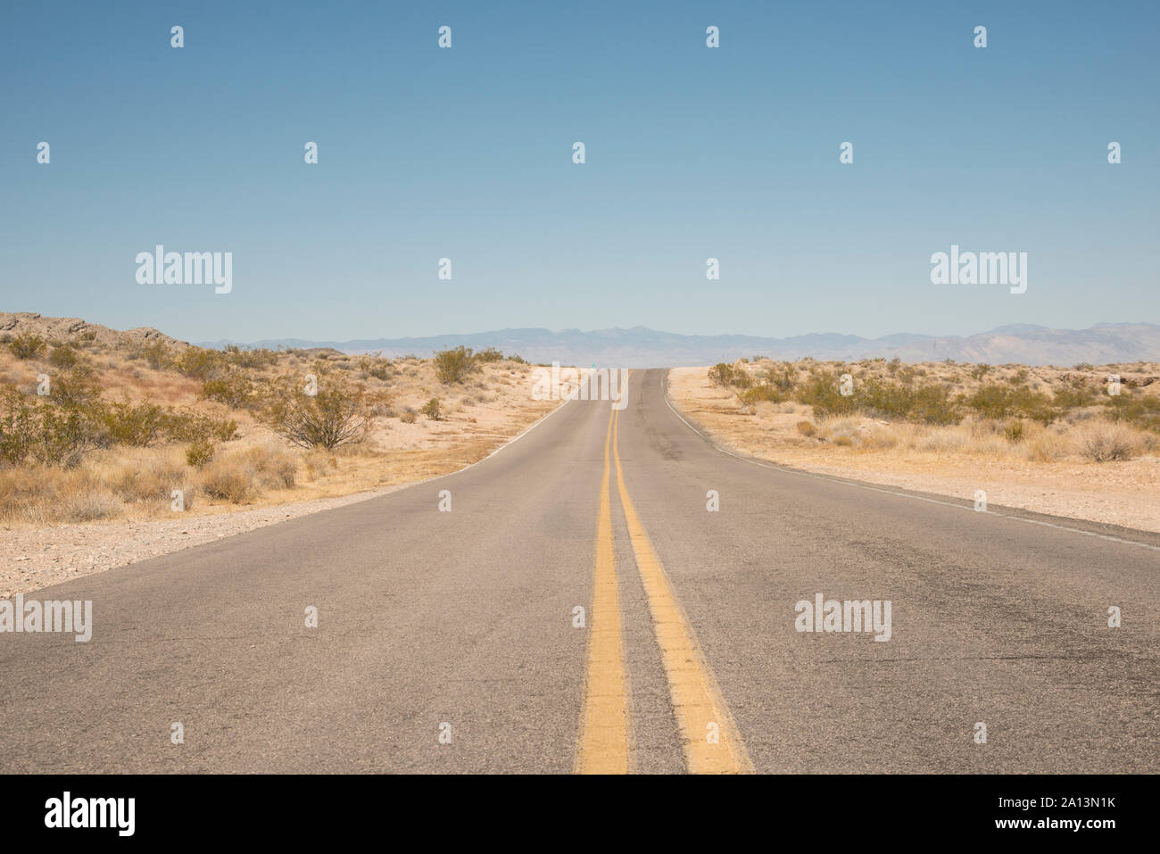 Nevada Straßen, Wüste Straße zu Tal des Feuers Stockfoto