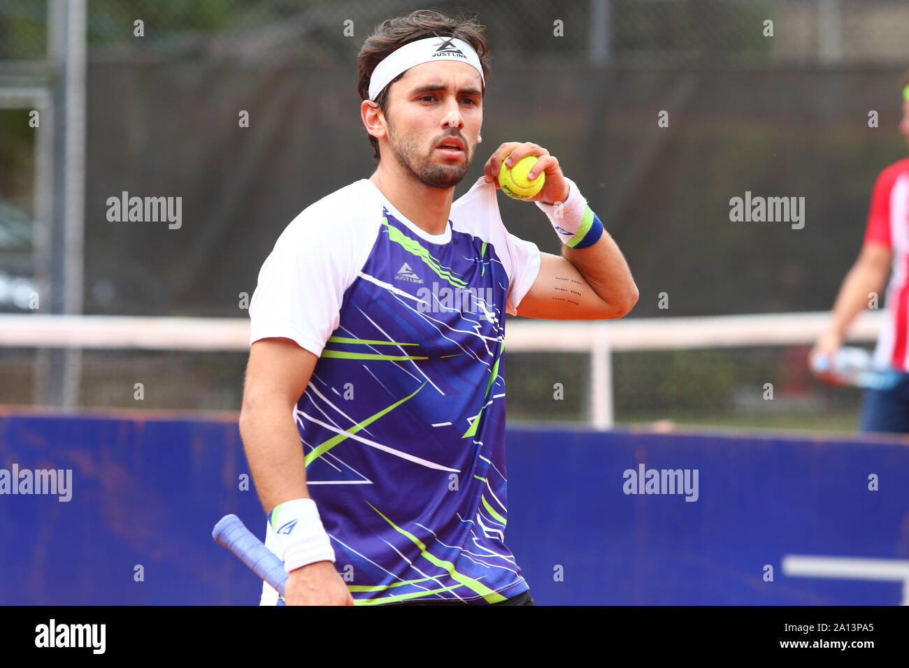 BUENOS AIRES, 23.09.2019: Oscar Jose Gutierrez während des Spiels in der ersten Runde des Challenger ATP von Buenos Aires am Racket Club, Buenos Aires, Ar Stockfoto